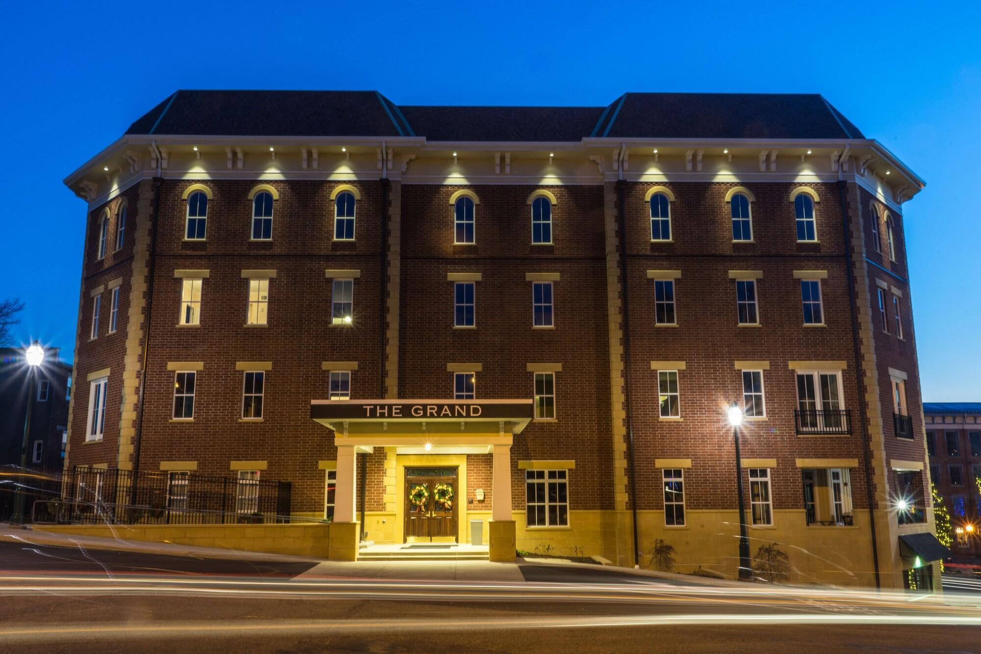 The Mount Vernon Grand Hotel Exterior photo