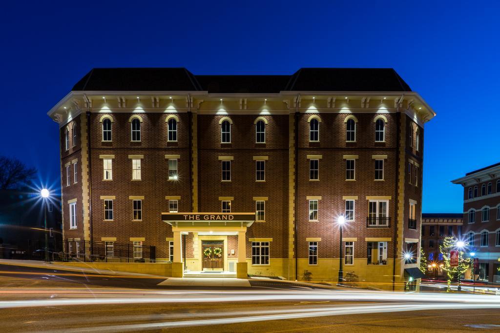 The Mount Vernon Grand Hotel Exterior photo